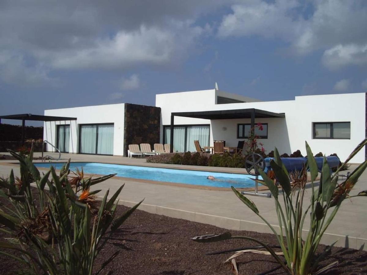 Villa Wind Wave 28B - Heated & Shared Pool à La Oliva Extérieur photo